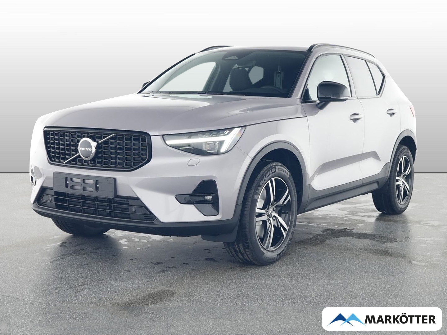 Fahrzeugabbildung Volvo XC40 Plus Dark 2WD/NAVI/LED/PDC/PANO/FSHZ/