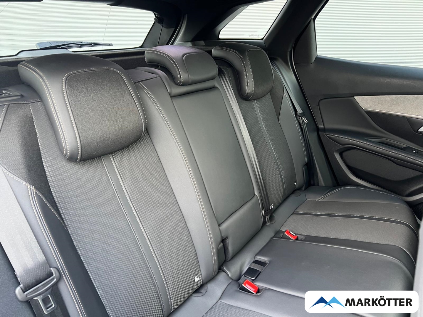 Fahrzeugabbildung Peugeot 3008 GT 1.2 PureTech 130 EU6d /BLIS/180°CAM/LED