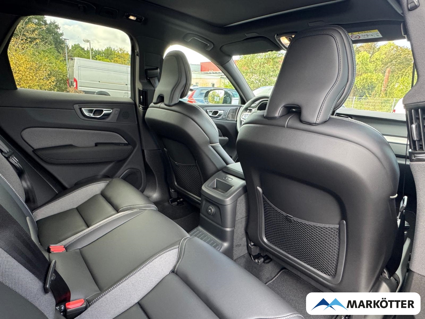 Fahrzeugabbildung Volvo XC60 T8 Plus Black Edition AWD Pano/Head-Up/360°