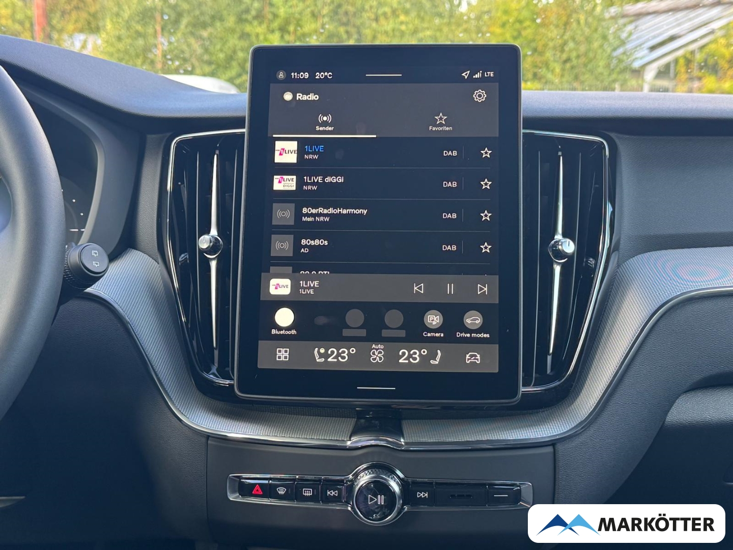 Fahrzeugabbildung Volvo XC60 T8 Plus Black Edition AWD Pano/Head-Up/360°