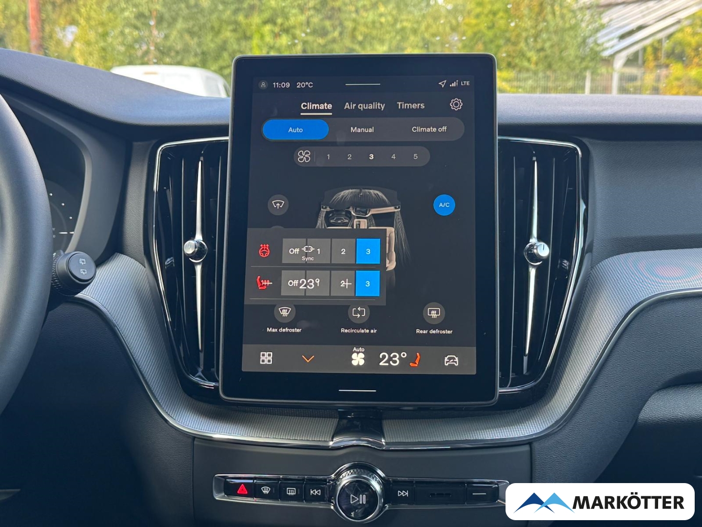 Fahrzeugabbildung Volvo XC60 T8 Plus Black Edition AWD Pano/Head-Up/360°