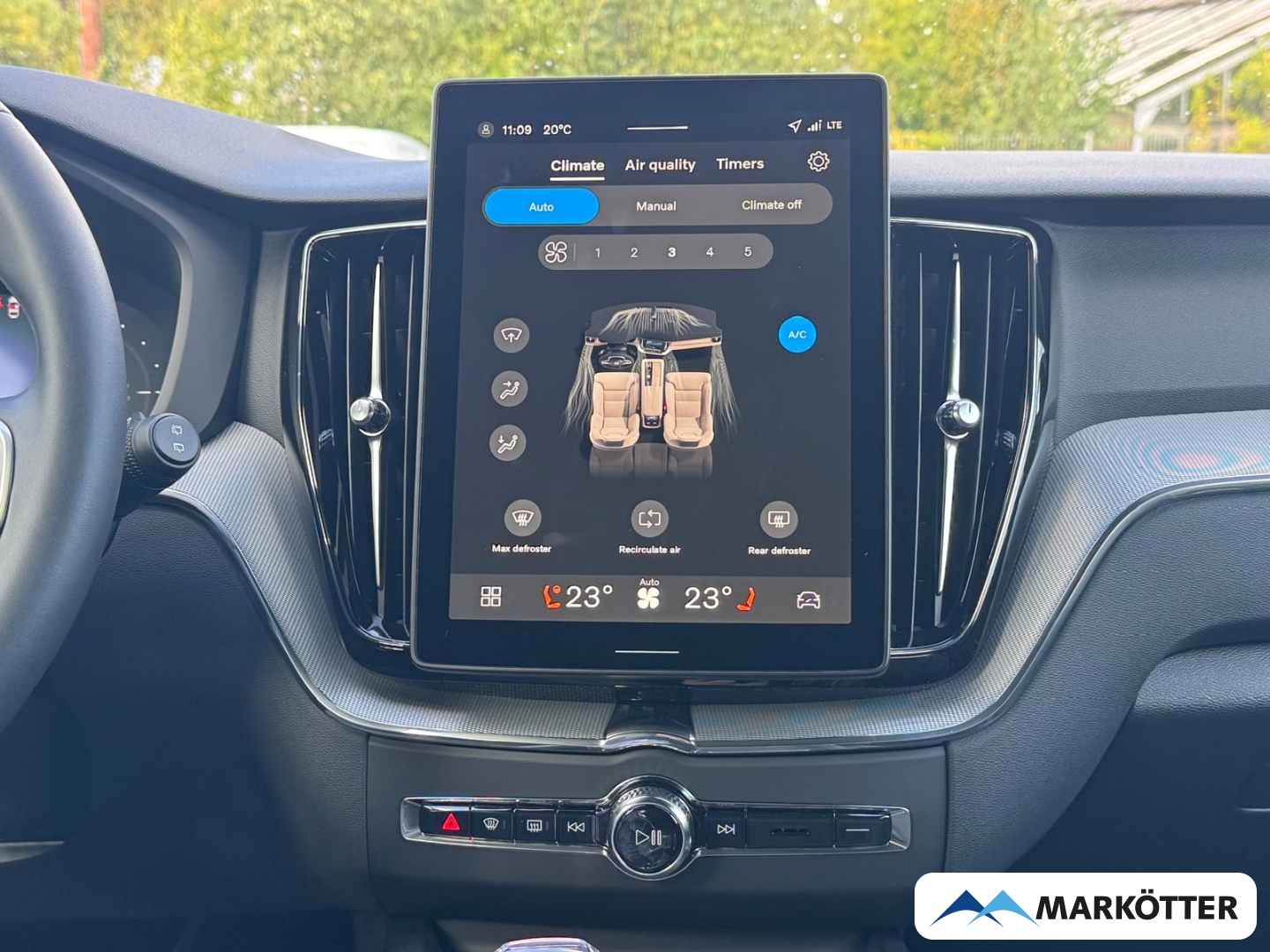 Fahrzeugabbildung Volvo XC60 T8 Plus Black Edition AWD Pano/Head-Up/360°