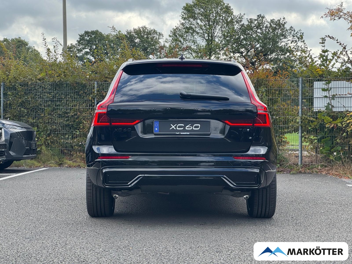 Fahrzeugabbildung Volvo XC60 T8 Plus Black Edition AWD Pano/Head-Up/360°