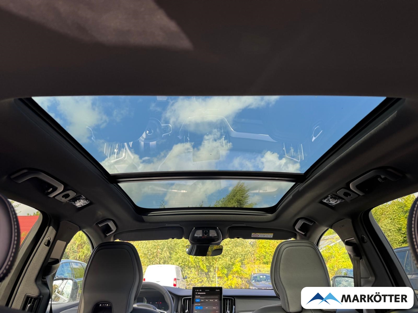 Fahrzeugabbildung Volvo XC60 T8 Plus Black Edition AWD Pano/Head-Up/360°
