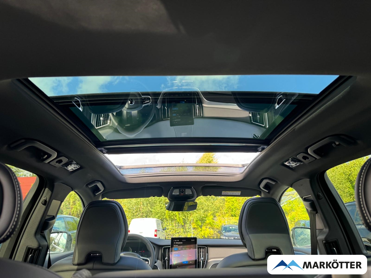 Fahrzeugabbildung Volvo XC60 T8 Plus Black Edition AWD Pano/Head-Up/360°