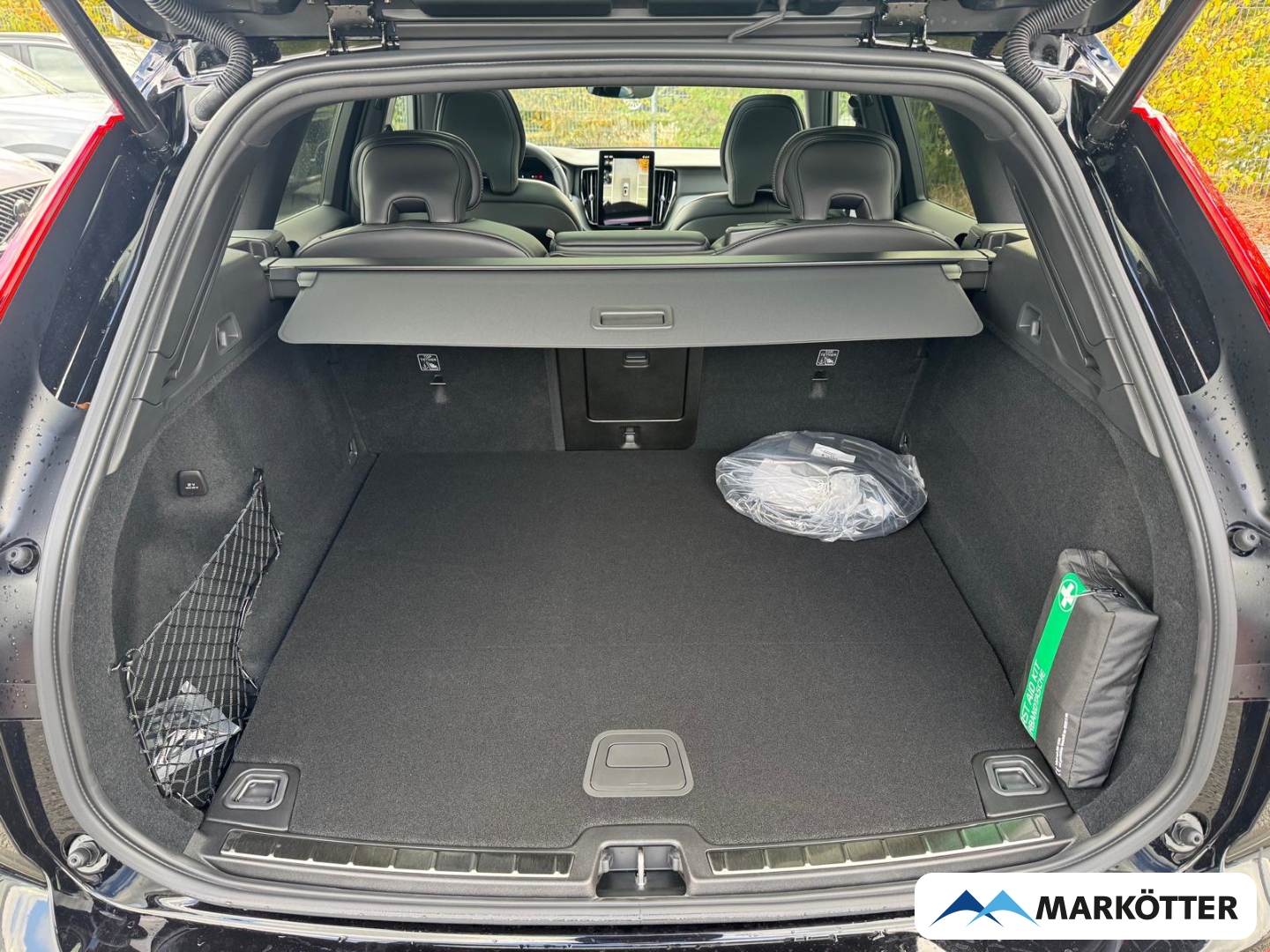 Fahrzeugabbildung Volvo XC60 T8 Plus Black Edition AWD Pano/Head-Up/360°