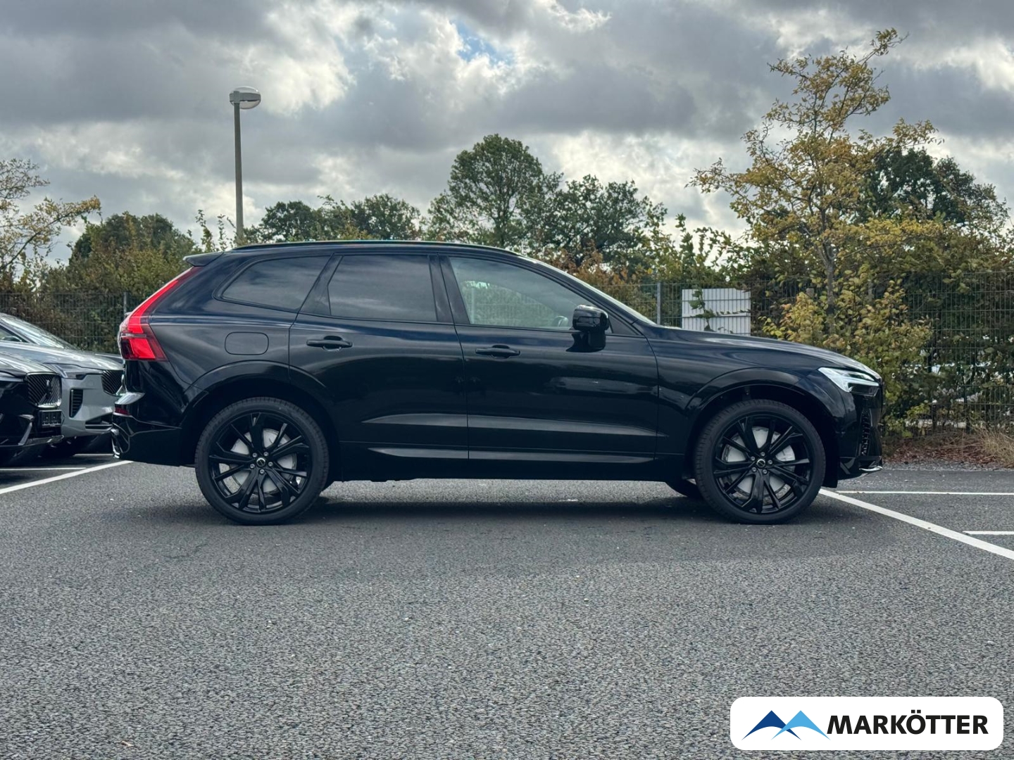Fahrzeugabbildung Volvo XC60 T8 Plus Black Edition AWD Pano/Head-Up/360°