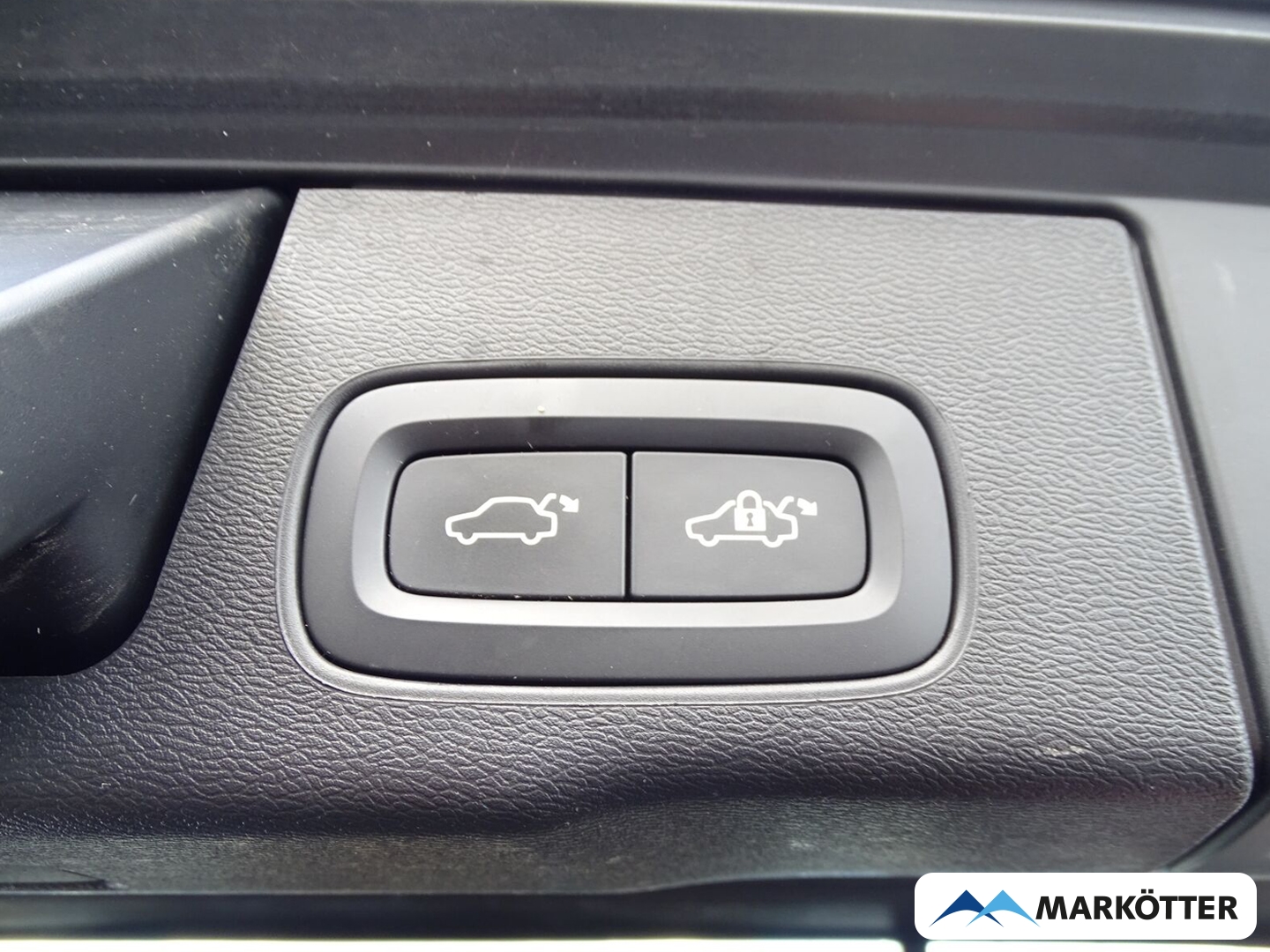 Fahrzeugabbildung Volvo XC60 Inscription Expression Plug-In Hybrid AWD