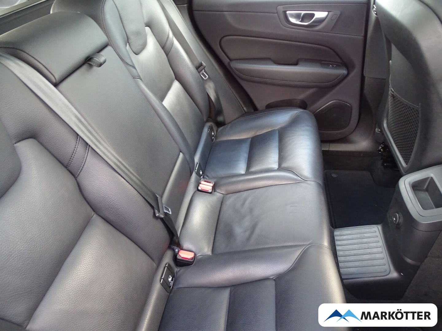 Fahrzeugabbildung Volvo XC60 Inscription Expression Plug-In Hybrid AWD