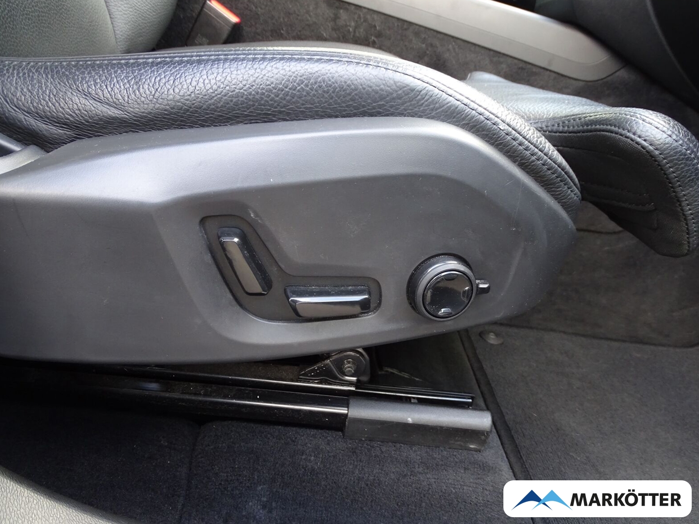 Fahrzeugabbildung Volvo XC60 Inscription Expression Plug-In Hybrid AWD