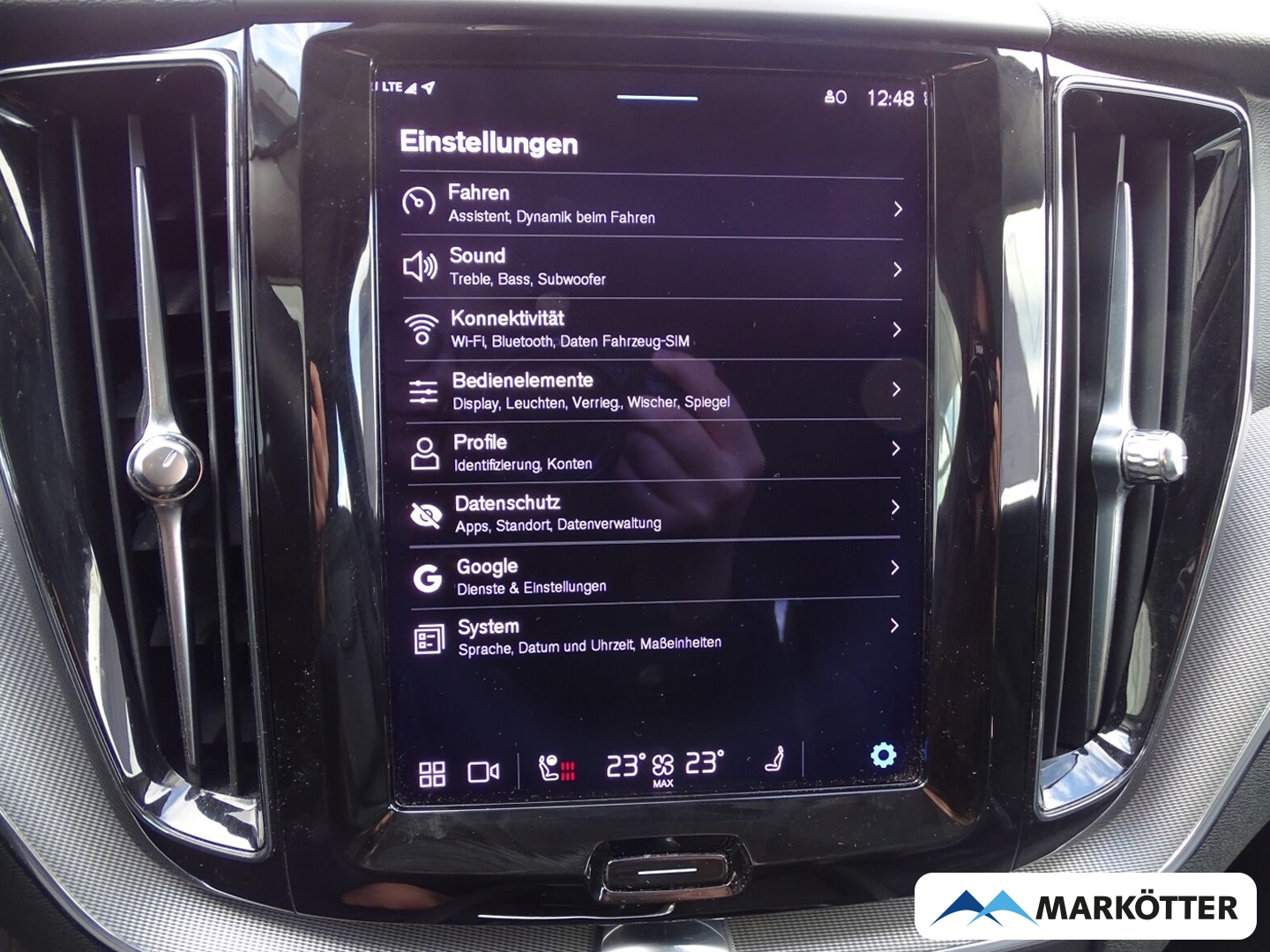 Fahrzeugabbildung Volvo XC60 Inscription Expression Plug-In Hybrid AWD