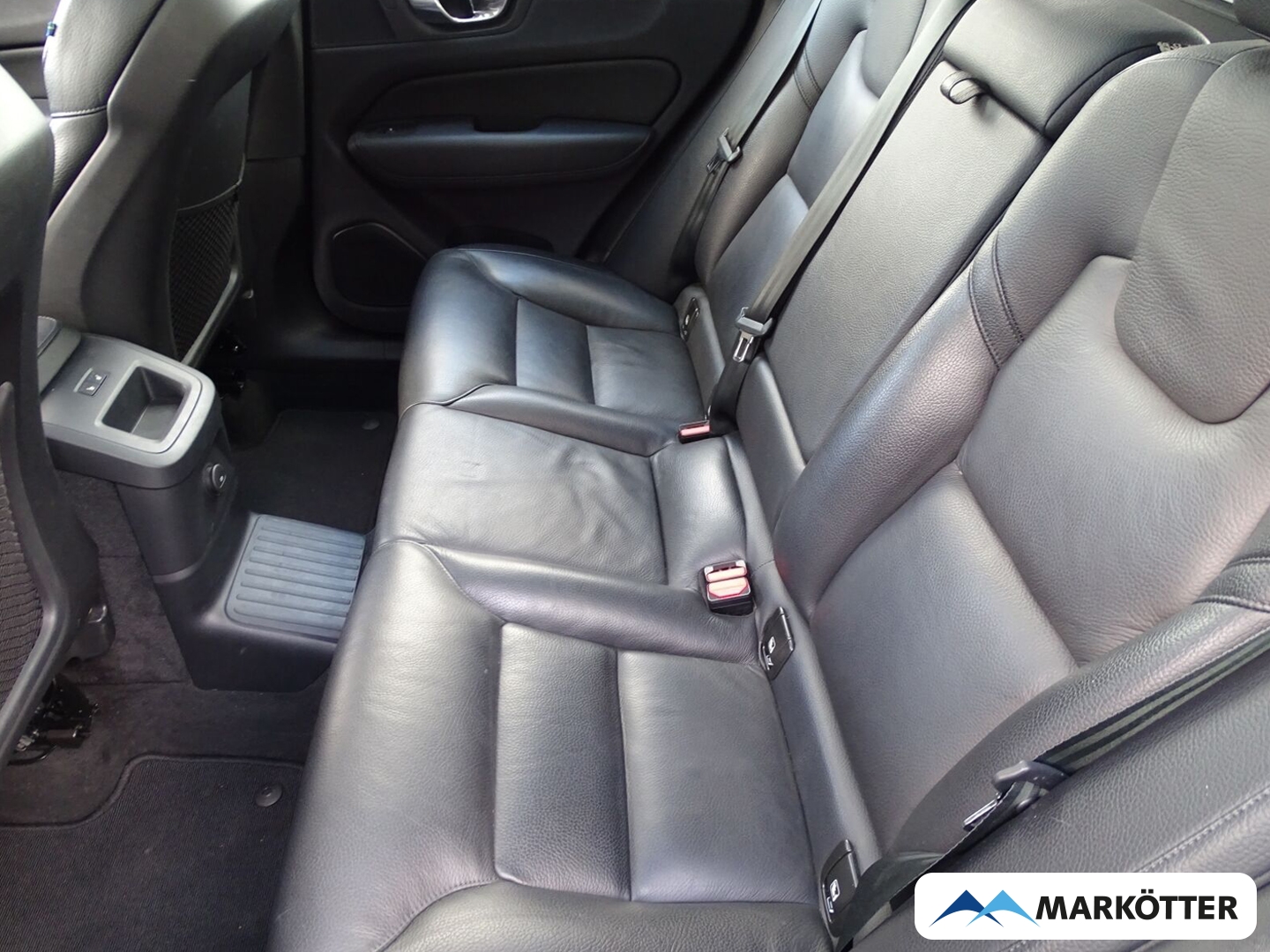 Fahrzeugabbildung Volvo XC60 Inscription Expression Plug-In Hybrid AWD