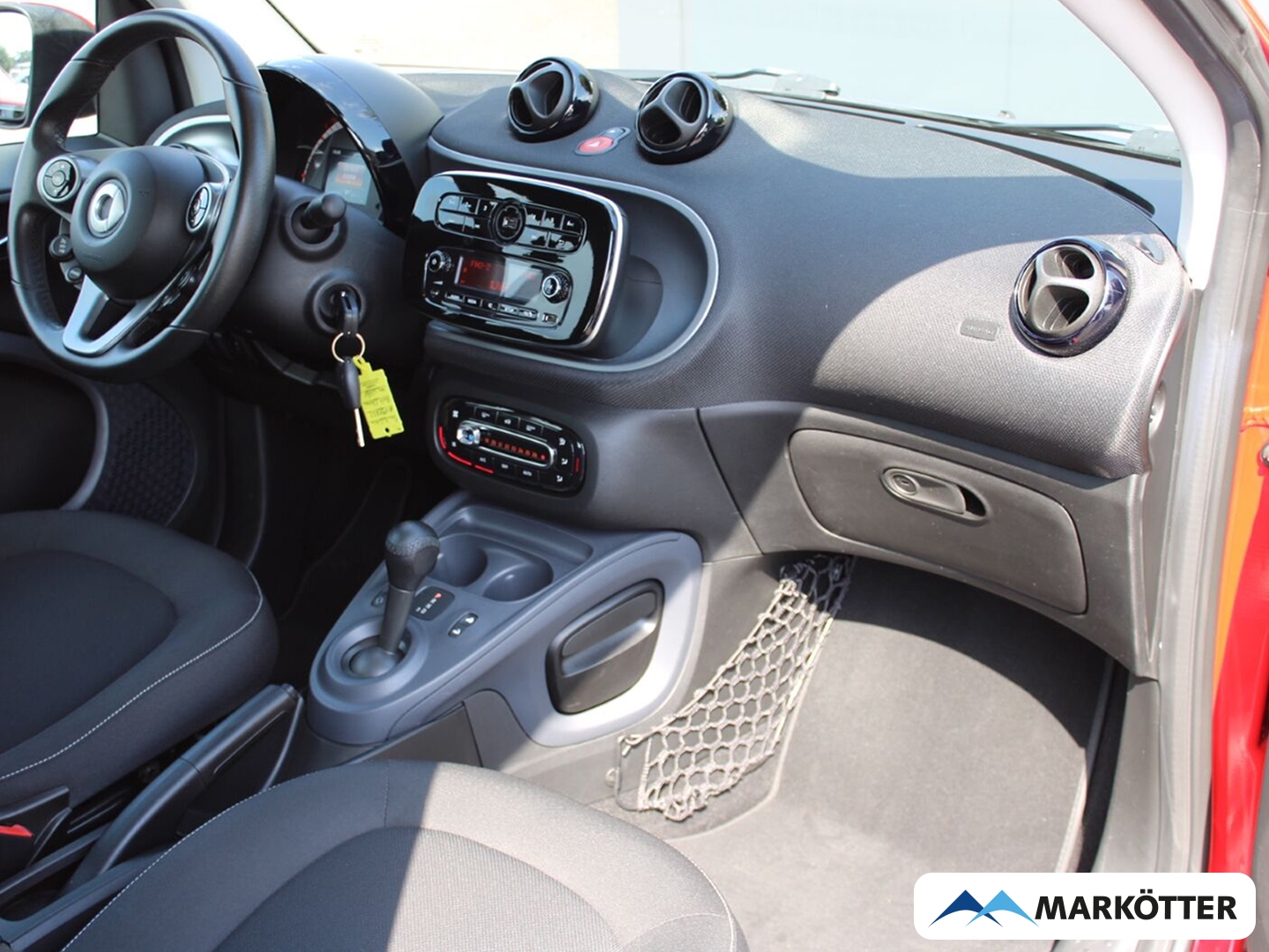 Fahrzeugabbildung Smart fortwo cabrio Basis 66 kW SHZ/LED/KLIMA