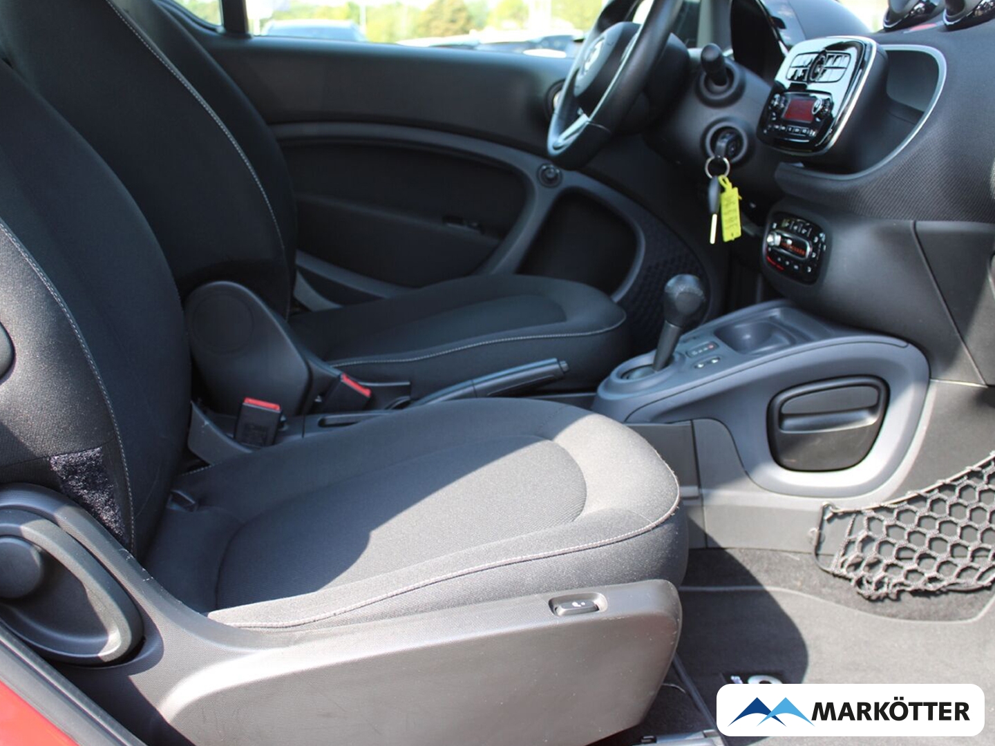Fahrzeugabbildung Smart fortwo cabrio Basis 66 kW SHZ/LED/KLIMA