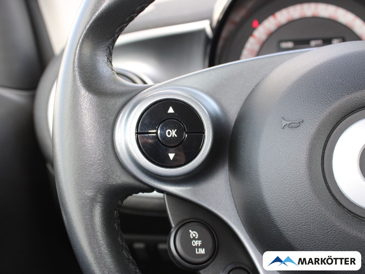 Fahrzeugabbildung Smart fortwo cabrio Basis 66 kW SHZ/LED/KLIMA