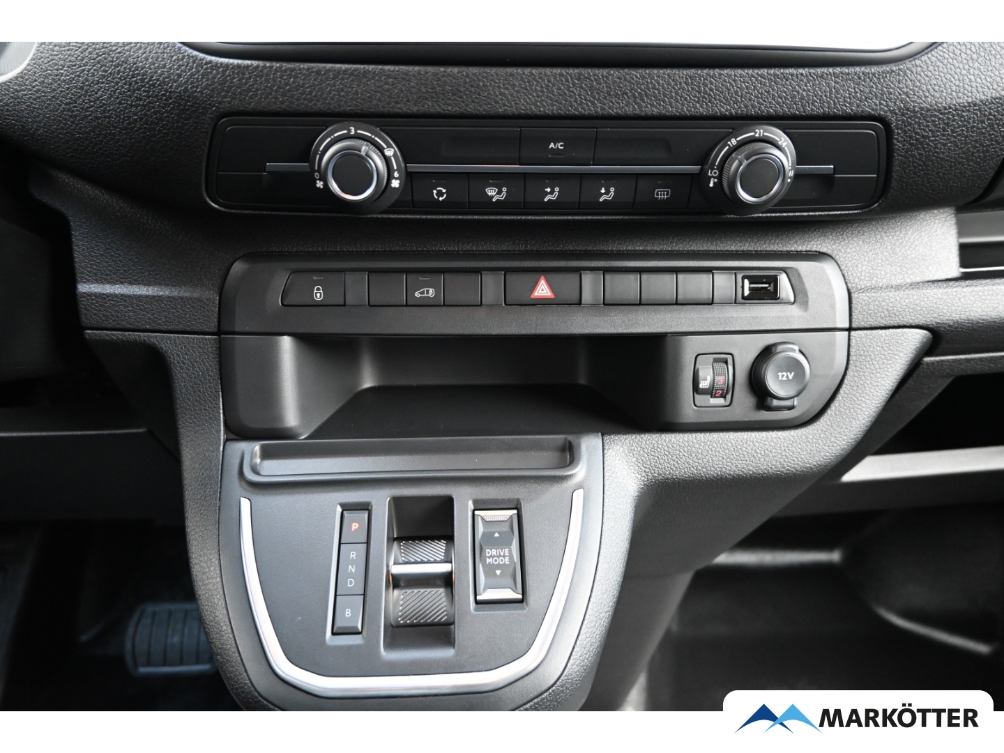 Fahrzeugabbildung Peugeot Expert Elektromotor Kasten Standard 75 kwh