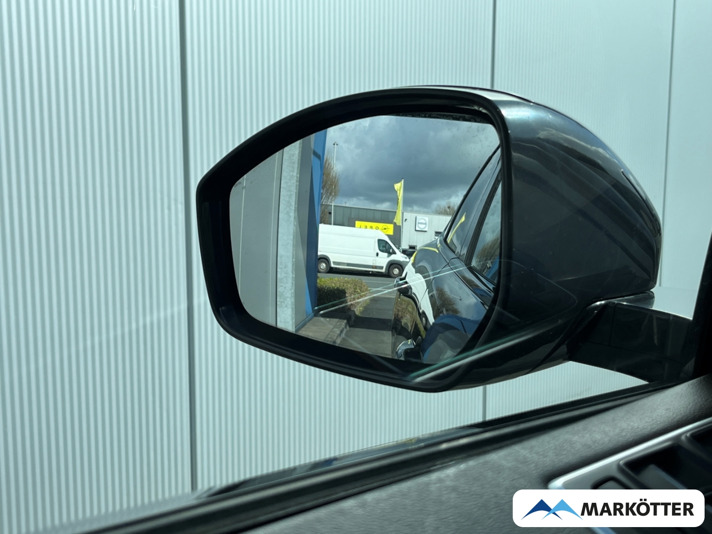 Fahrzeugabbildung Jaguar F-Pace 20d Pure Pano/Black-Pkt/Heckantrieb/20''