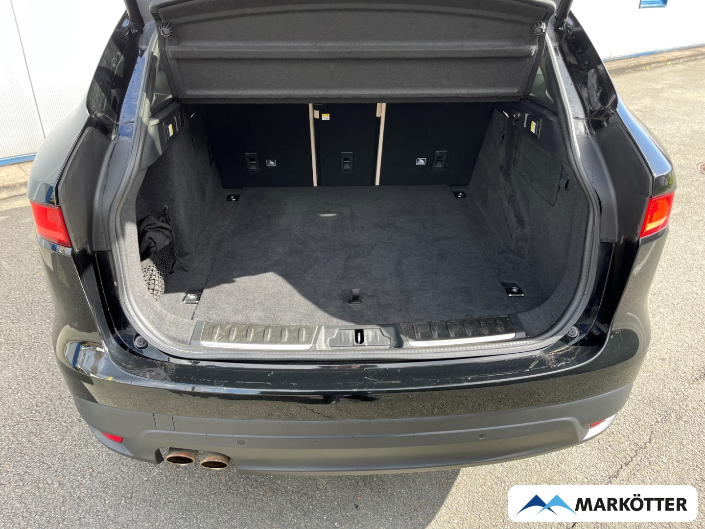 Fahrzeugabbildung Jaguar F-Pace 20d Pure Pano/Black-Pkt/Heckantrieb/20''