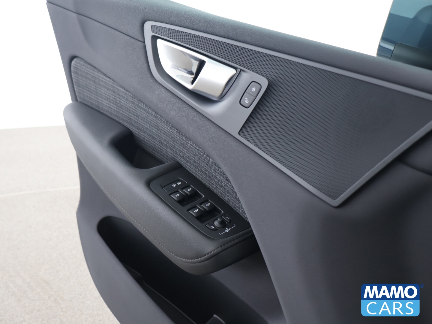 Fahrzeugabbildung Volvo XC60 T6 Core Hybrid AWD/BLIS/ACC/WINTER P.