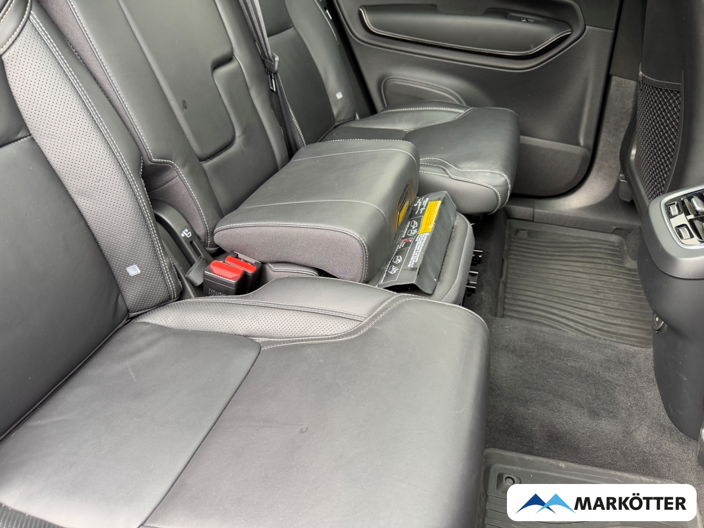 Fahrzeugabbildung Volvo XC90 B5 AWD Ultimate Bright 7-Sitzer/Four-C/AHK