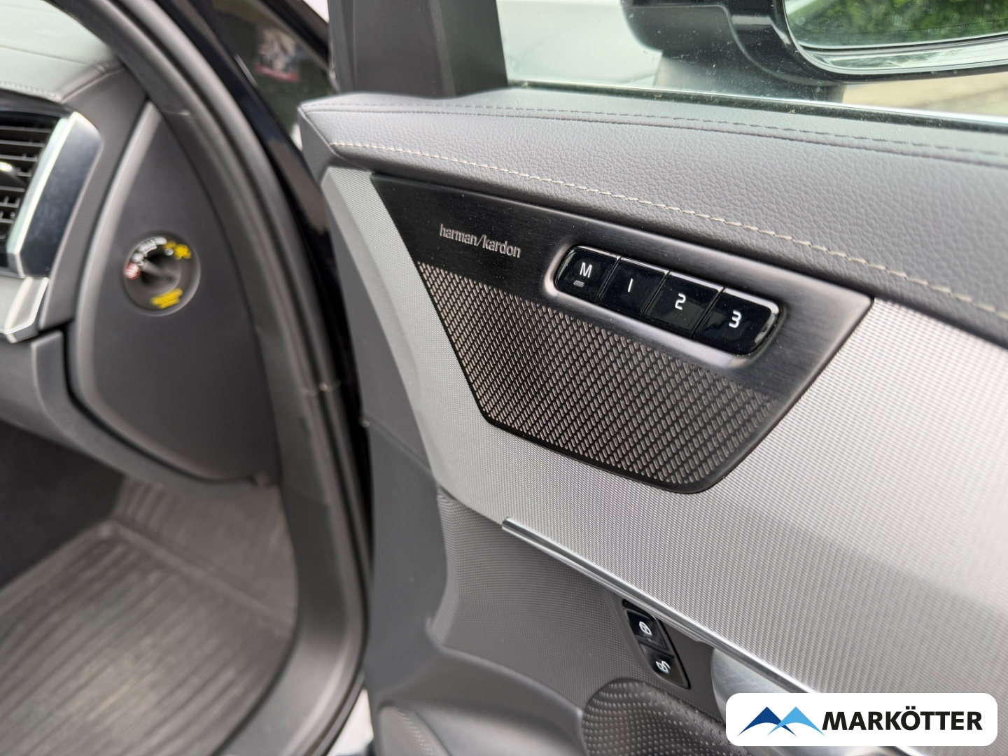 Fahrzeugabbildung Volvo XC90 B5 AWD Ultimate Bright 7-Sitzer/Four-C/AHK