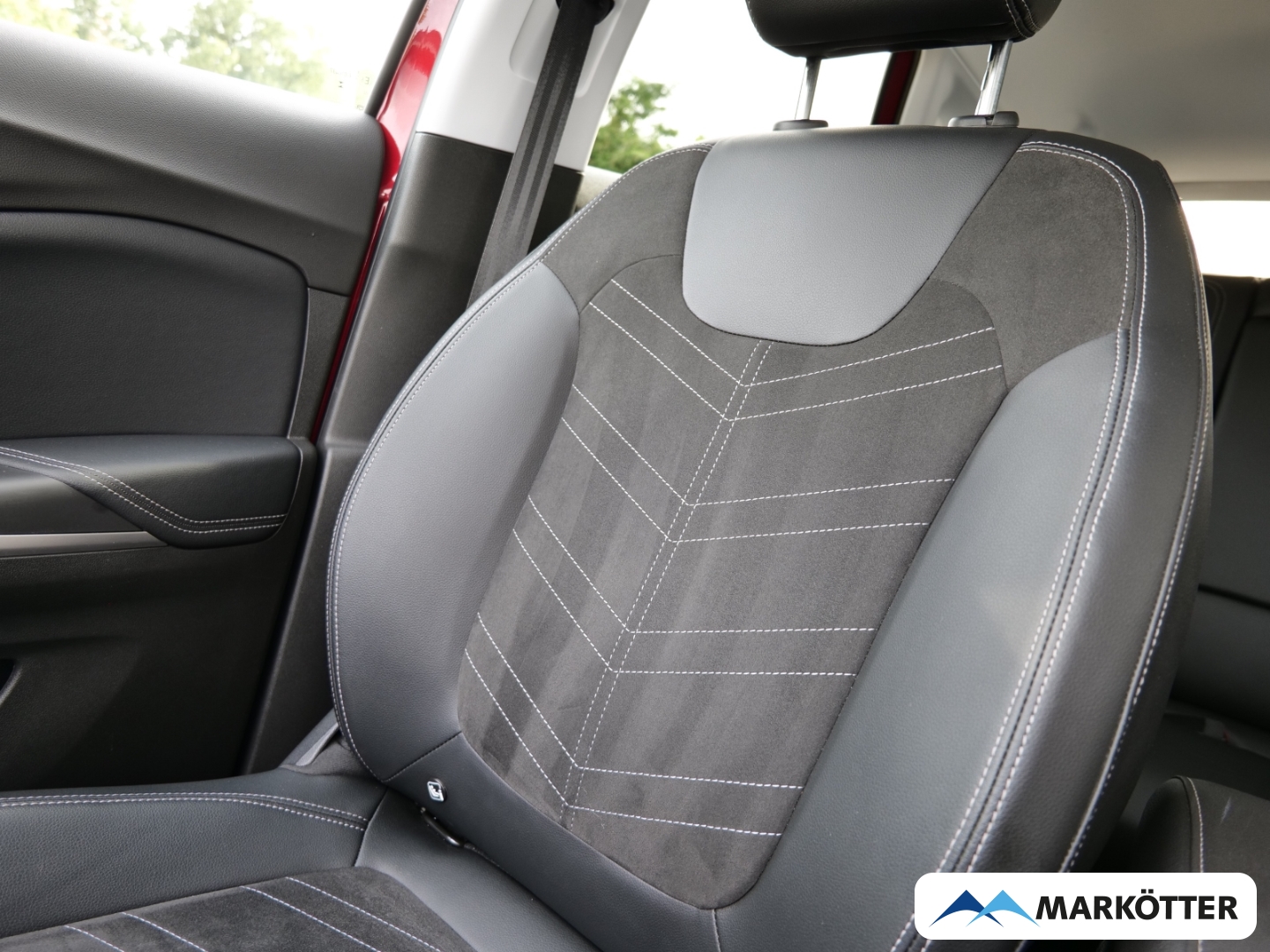 Fahrzeugabbildung Opel Grandland 1.2 Hybrid GS Line Black Navi/Voll-LED/Kamera/BLIS