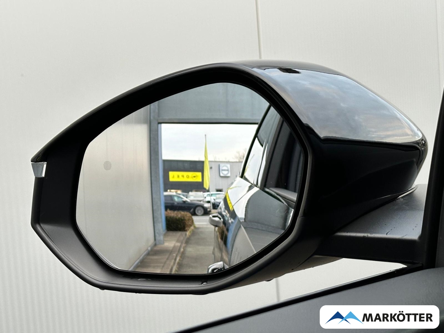 Fahrzeugabbildung Peugeot 5008 Elektromotor 210 GT 360°/AHK/Pano