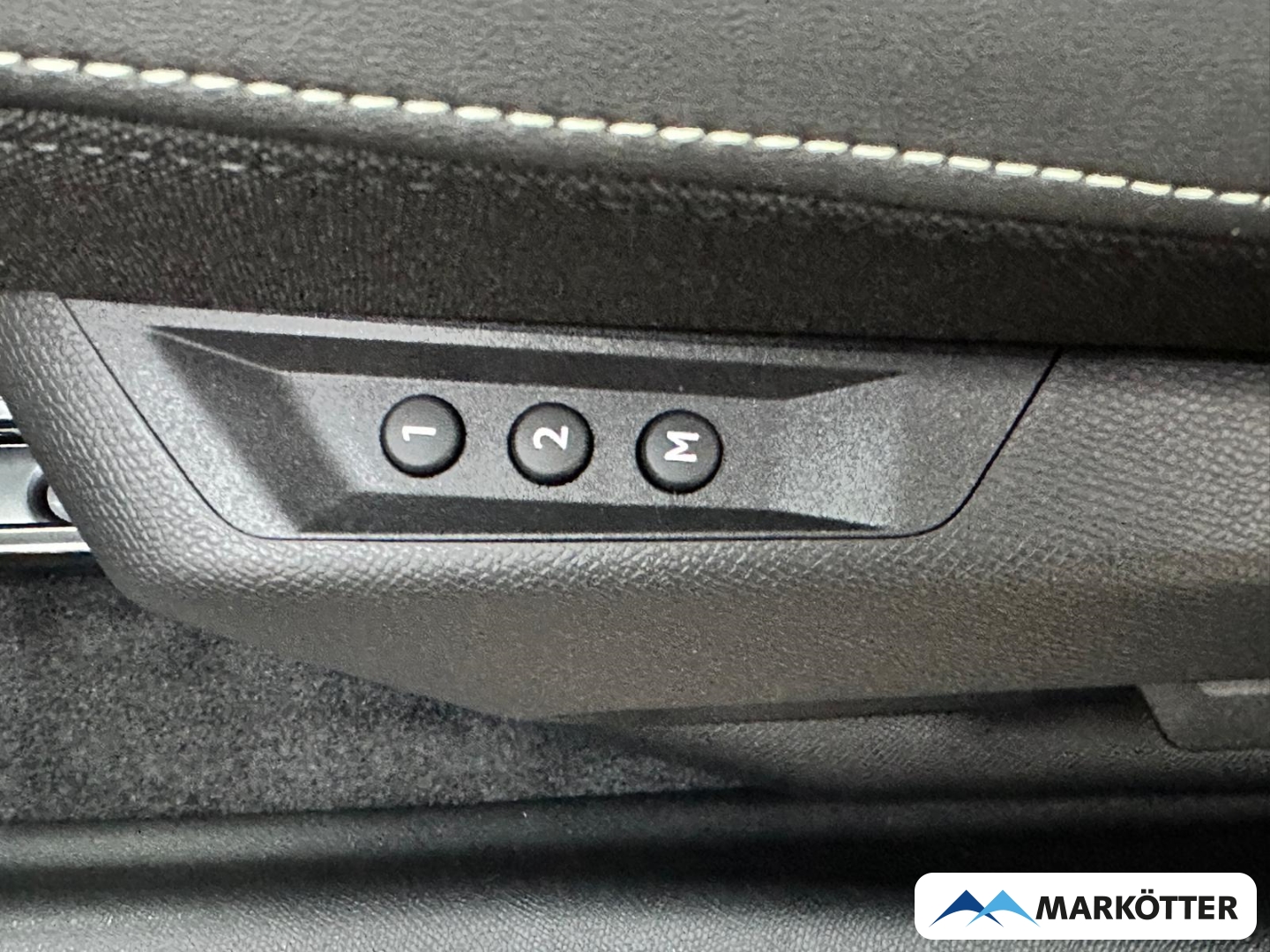 Fahrzeugabbildung Peugeot 5008 Elektromotor 210 GT 360°/AHK/Pano