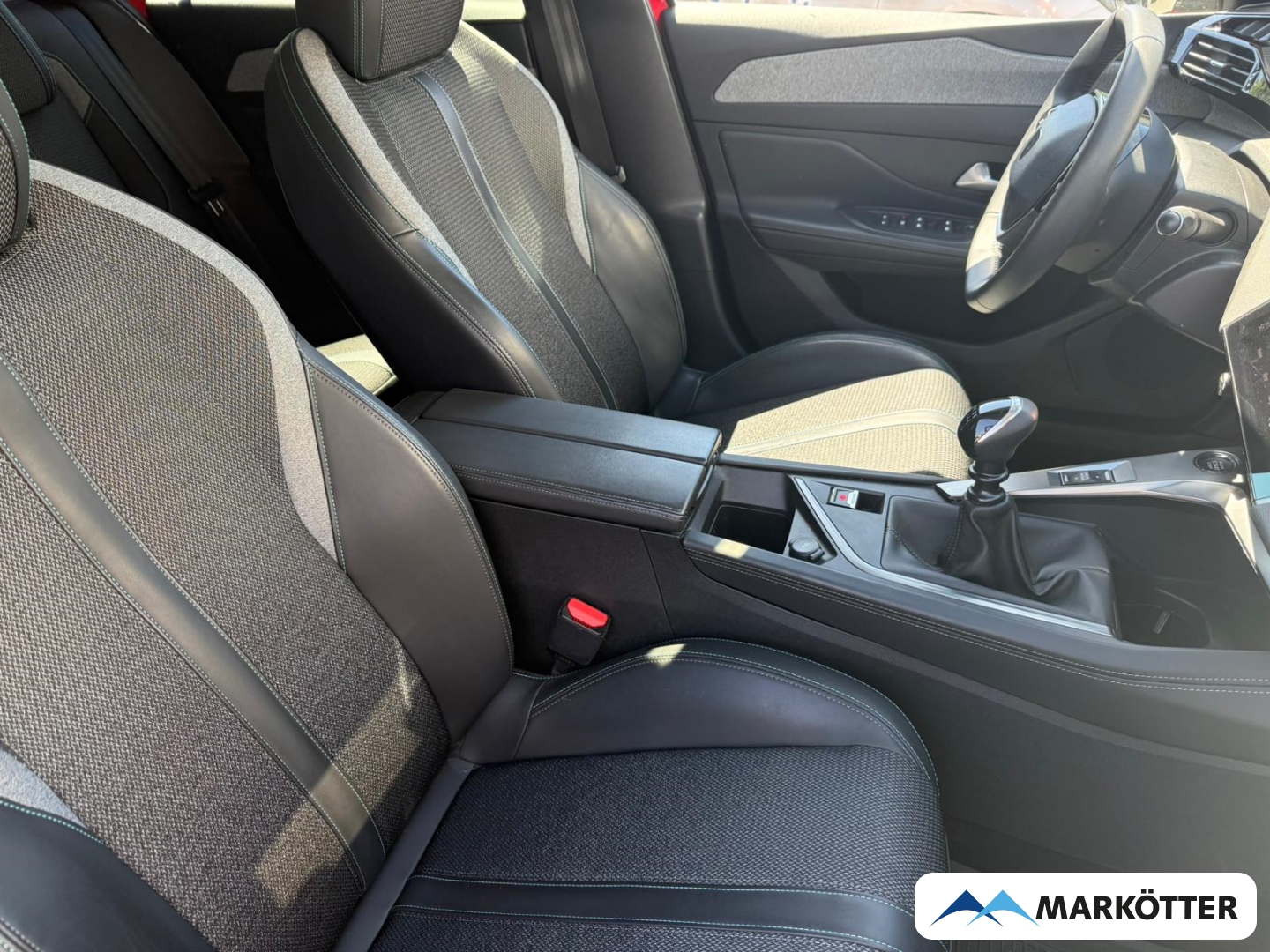 Fahrzeugabbildung Peugeot 308 Allure Pack 1.2 PureTech 130 SHZ/CAM180°/LED
