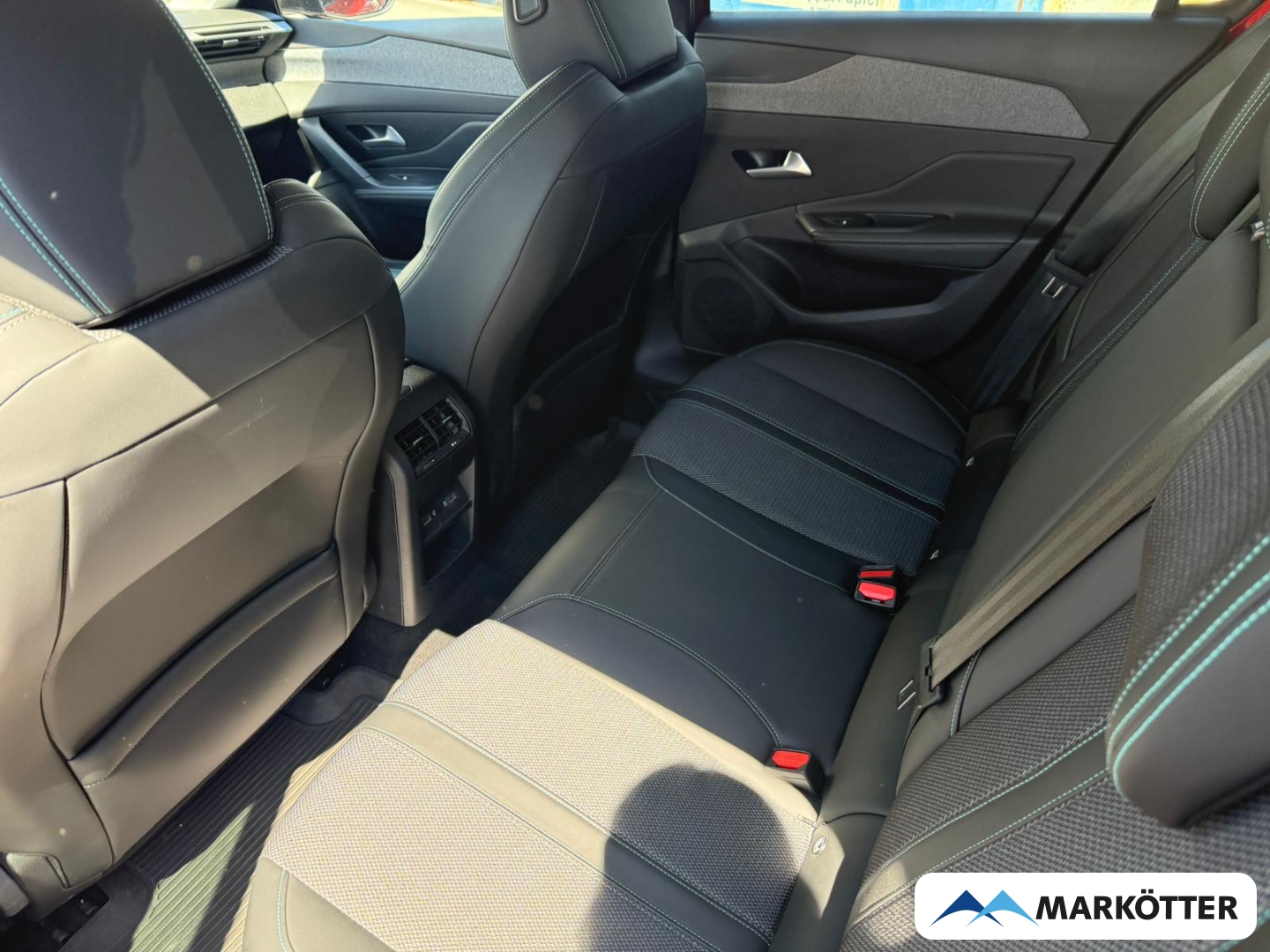 Fahrzeugabbildung Peugeot 308 Allure Pack 1.2 PureTech 130 SHZ/CAM180°/LED
