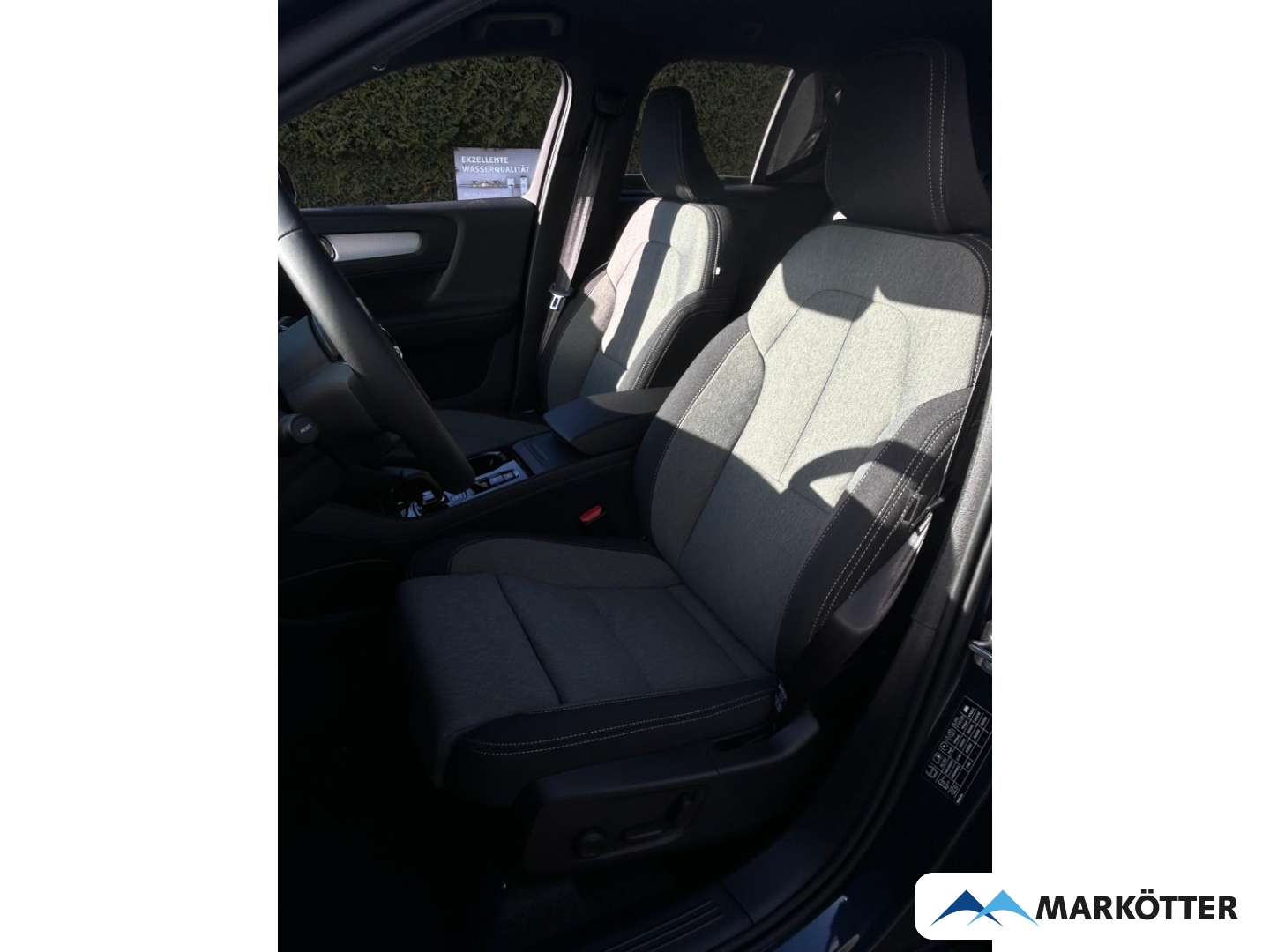 Fahrzeugabbildung Volvo XC40 B3 Plus Black Edition 2WD 360°/ACC/BLIS