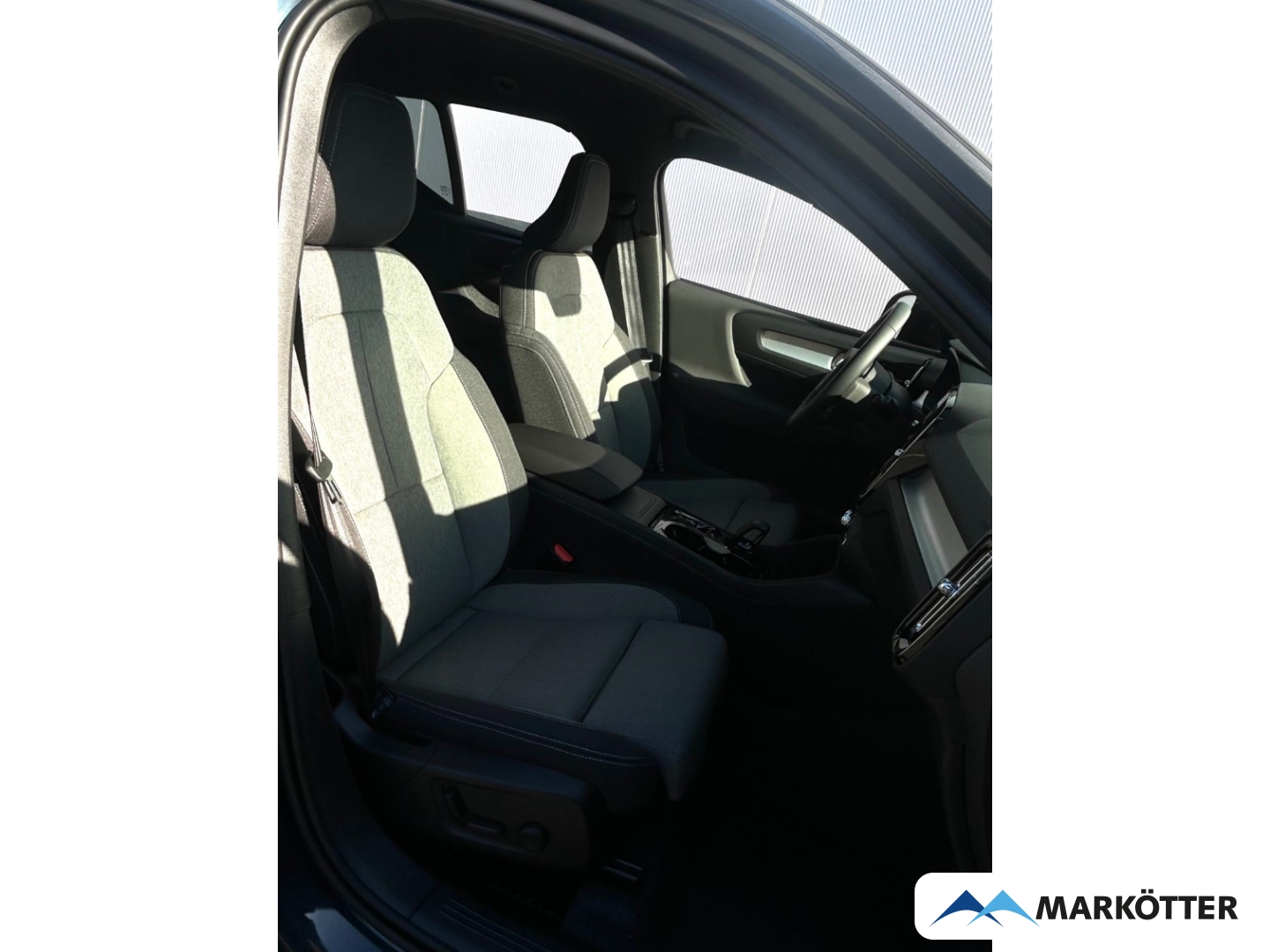 Fahrzeugabbildung Volvo XC40 B3 Plus Black Edition 2WD 360°/ACC/BLIS