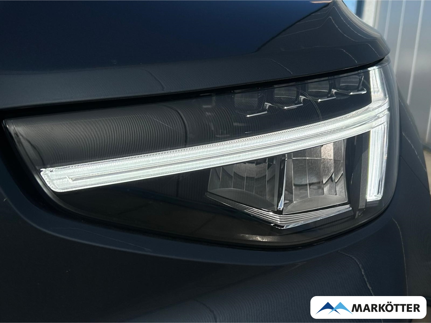 Fahrzeugabbildung Volvo XC40 B3 Plus Black Edition 2WD 360°/ACC/BLIS