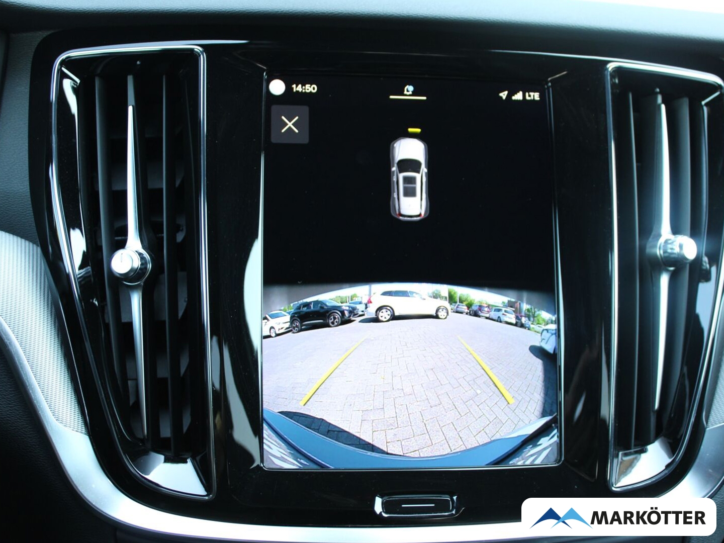 Fahrzeugabbildung Volvo V60 Plus Dark AWD/NAVI/PDC/CAM/Fshz/SHZ/PANO/
