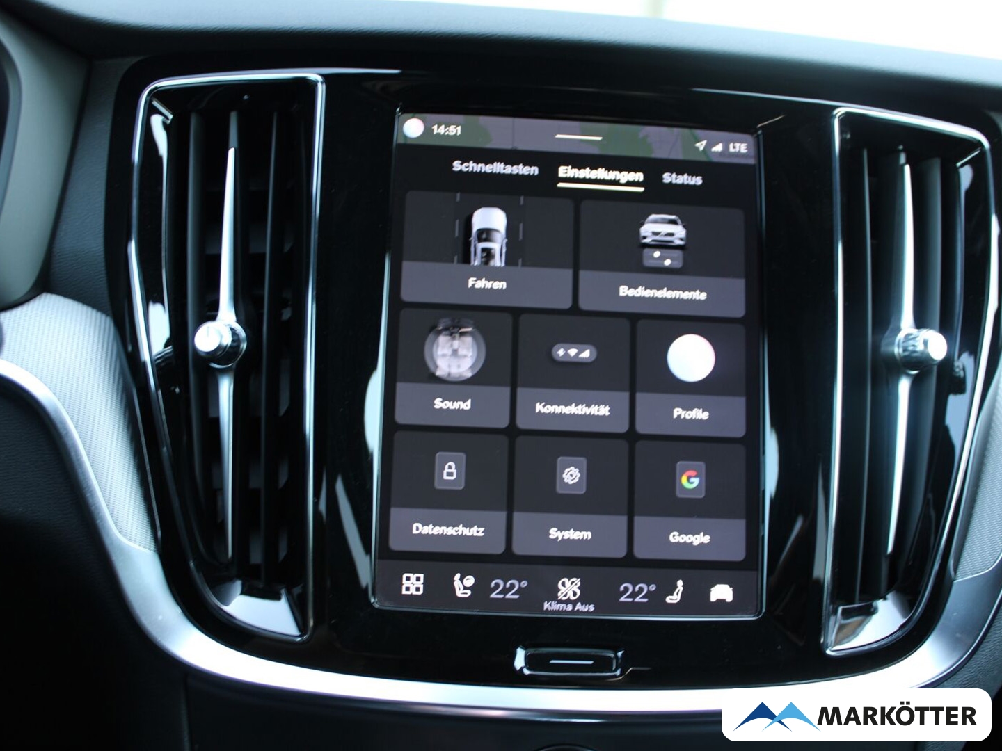 Fahrzeugabbildung Volvo V60 Plus Dark AWD/NAVI/PDC/CAM/Fshz/SHZ/PANO/