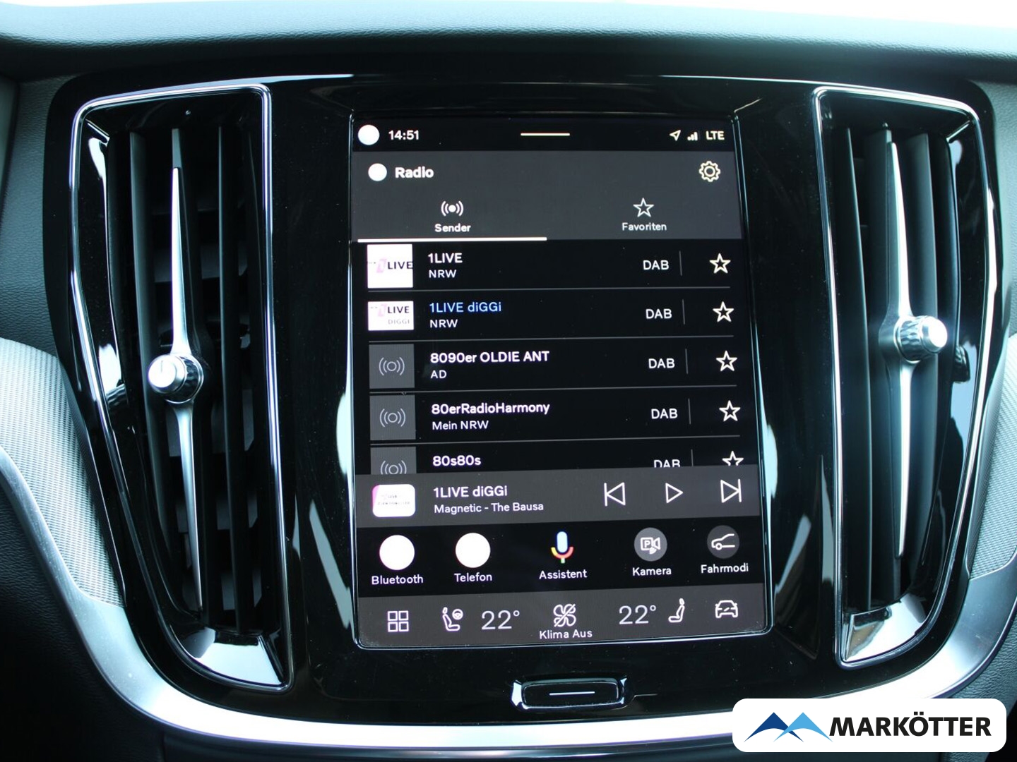 Fahrzeugabbildung Volvo V60 Plus Dark AWD/NAVI/PDC/CAM/Fshz/SHZ/PANO/