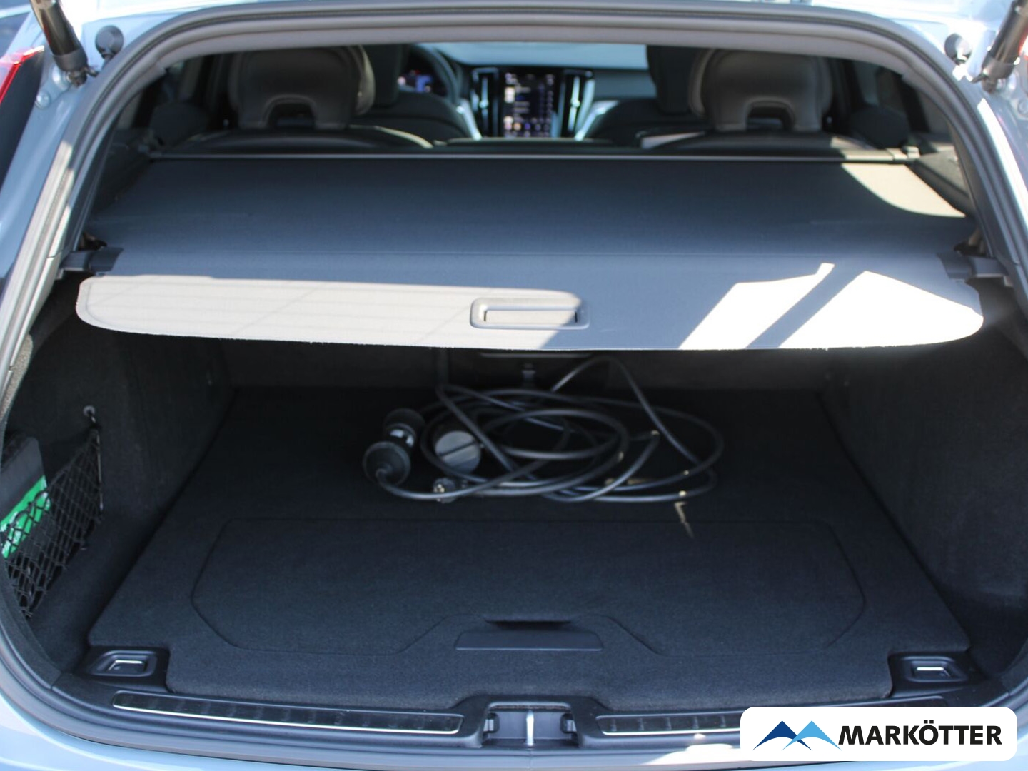 Fahrzeugabbildung Volvo V60 Plus Dark AWD/NAVI/PDC/CAM/Fshz/SHZ/PANO/
