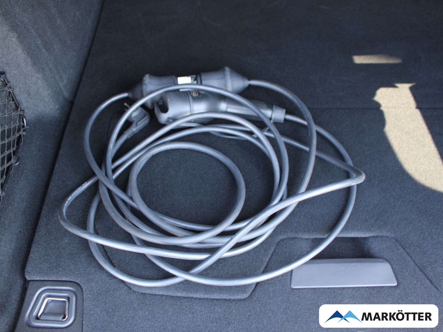 Fahrzeugabbildung Volvo V60 Plus Dark AWD/NAVI/PDC/CAM/Fshz/SHZ/PANO/