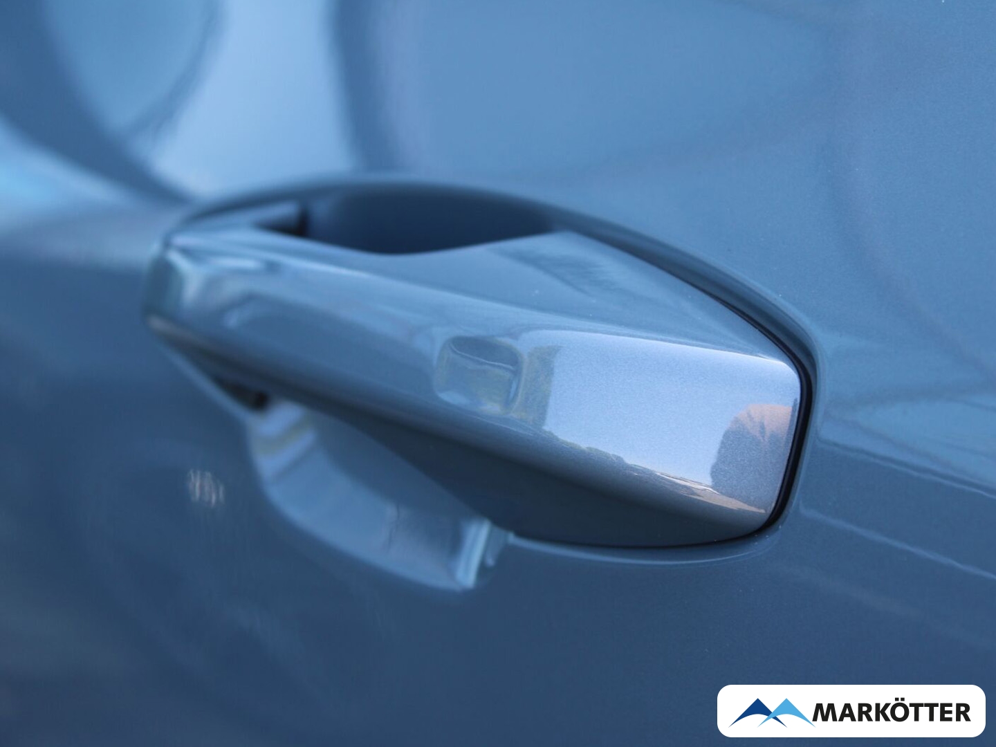 Fahrzeugabbildung Volvo V60 Plus Dark AWD/NAVI/PDC/CAM/Fshz/SHZ/PANO/