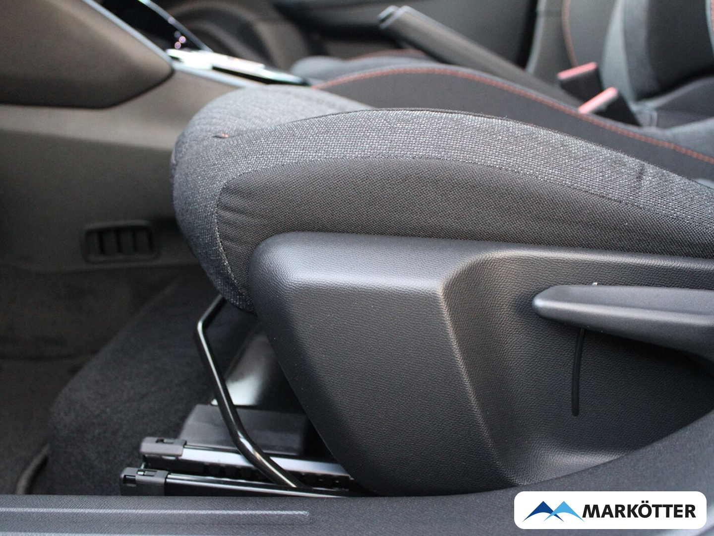 Fahrzeugabbildung Peugeot 2008 Hybrid 145 Business, 180° Kamera, Klimaautomatik, Navi