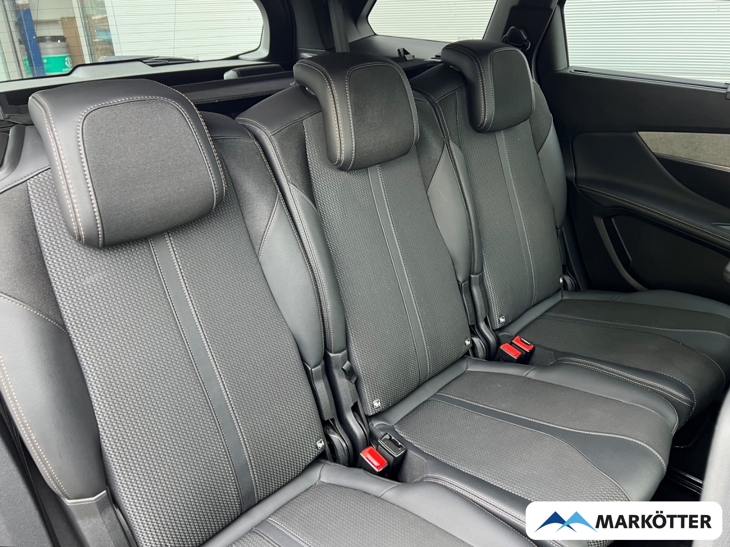 Fahrzeugabbildung Peugeot 5008 GT 1.2 PureTech 130 7-Sitzer ab 1,99%/ AHK/BLIS/ACC/CAM