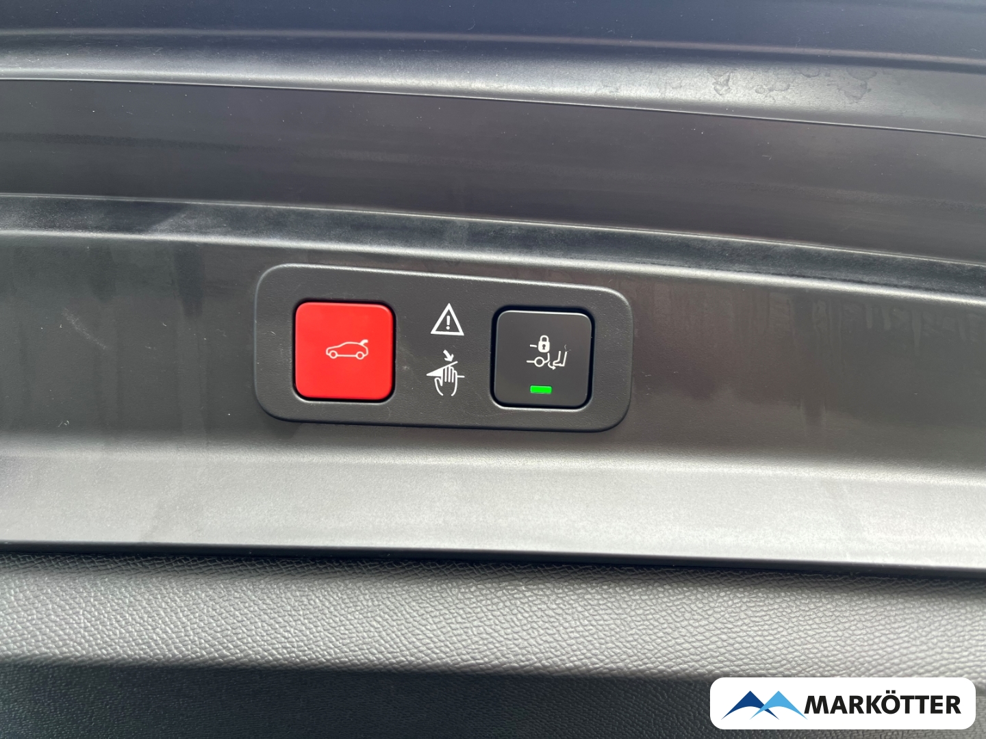 Fahrzeugabbildung Peugeot 5008 GT 1.2 PureTech 130 7-Sitzer ab 1,99%/ AHK/BLIS/ACC/CAM