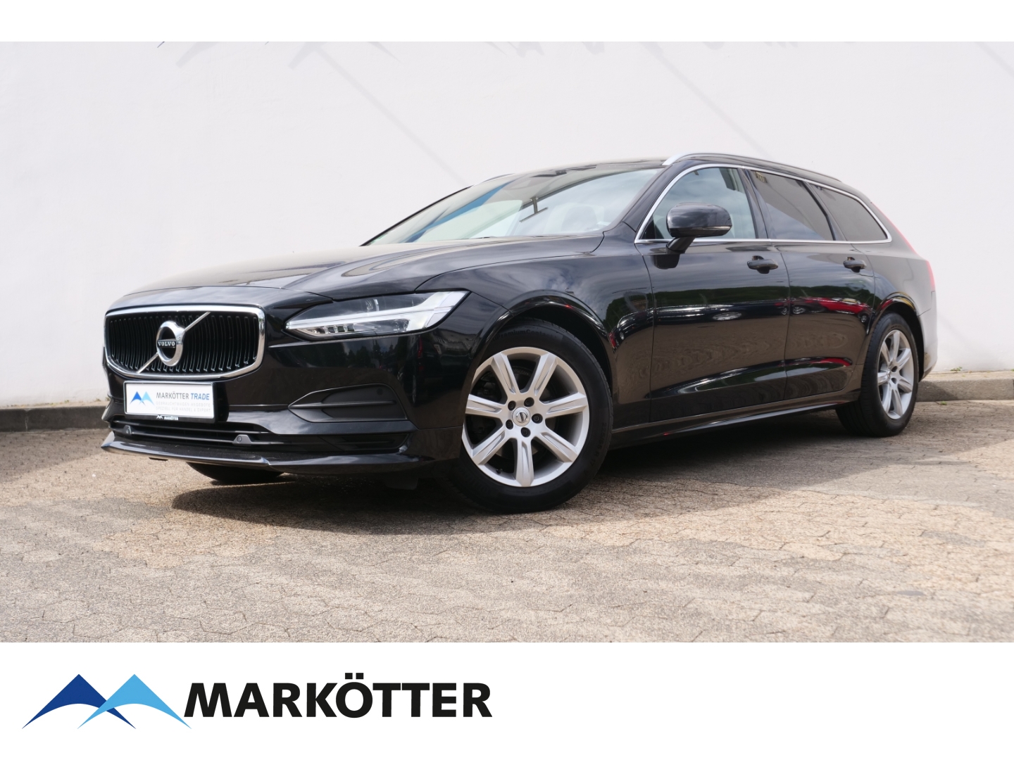 Volvo V90 D3 Momentum LED/Kamera/Family-P./AHK