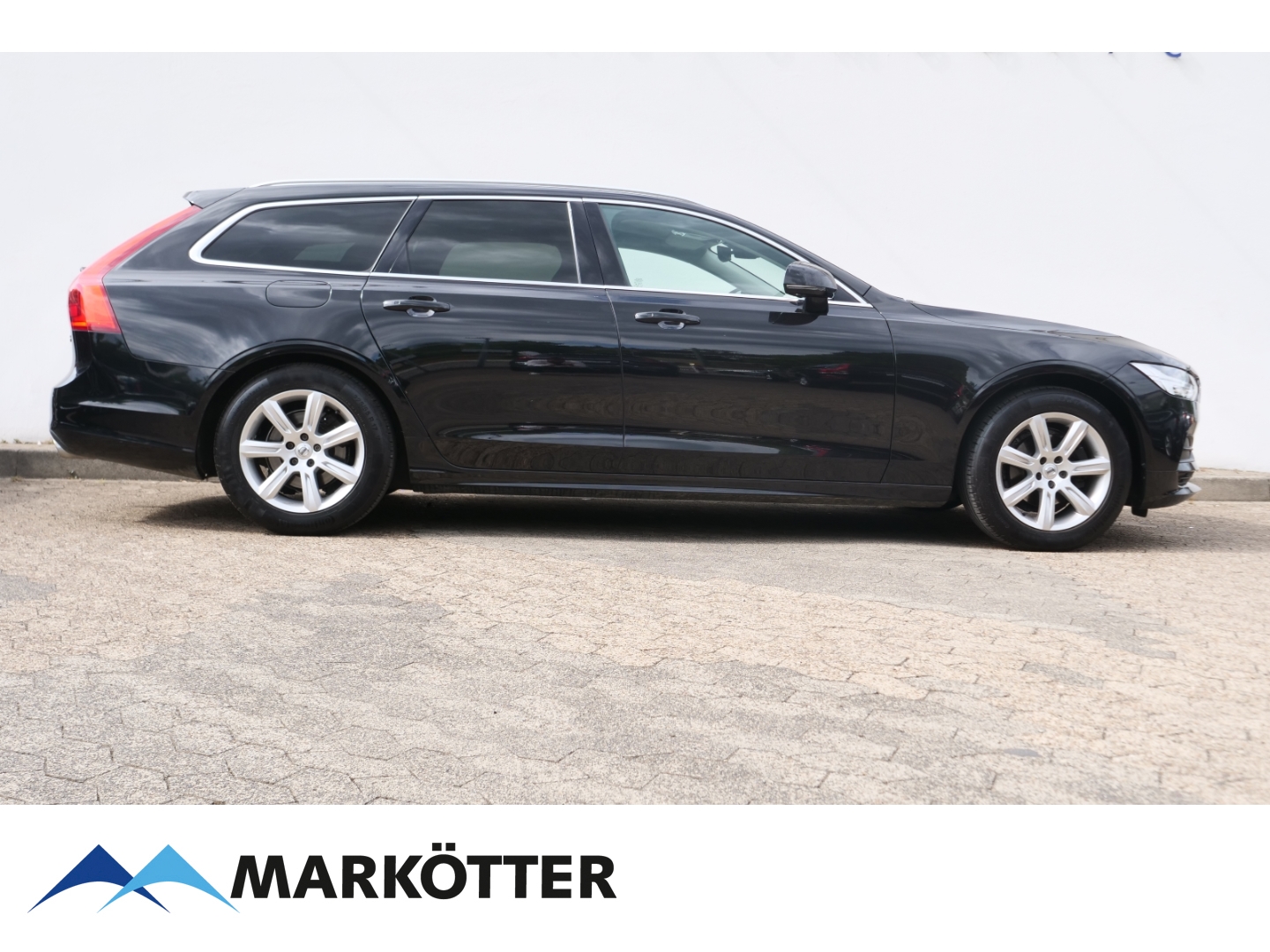 Fahrzeugabbildung Volvo V90 D3 Momentum LED/Kamera/Family-P./AHK