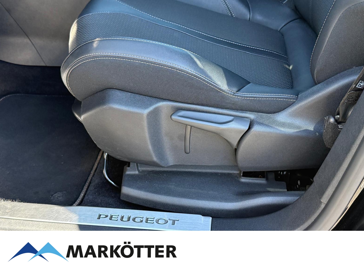 Fahrzeugabbildung Peugeot 5008 1.2 GT PureTech 130 7-Sitzer/LED/NAVI/PDC/