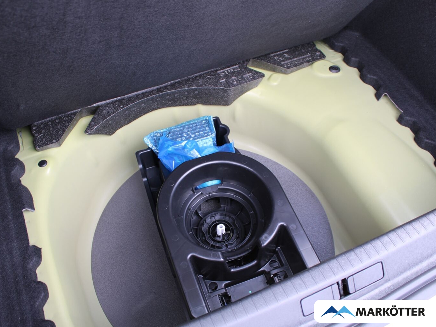 Fahrzeugabbildung Peugeot 208 Hybrid 100 Active /SHZ/PDC/