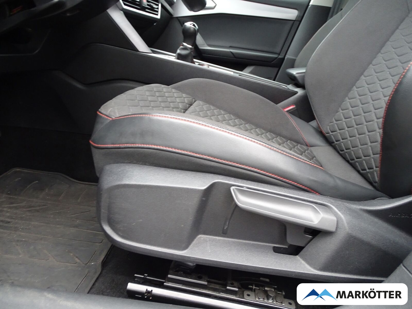 Fahrzeugabbildung SEAT Leon Sportstourer FR ACC/PDC/LED/LHZ/CarPlay