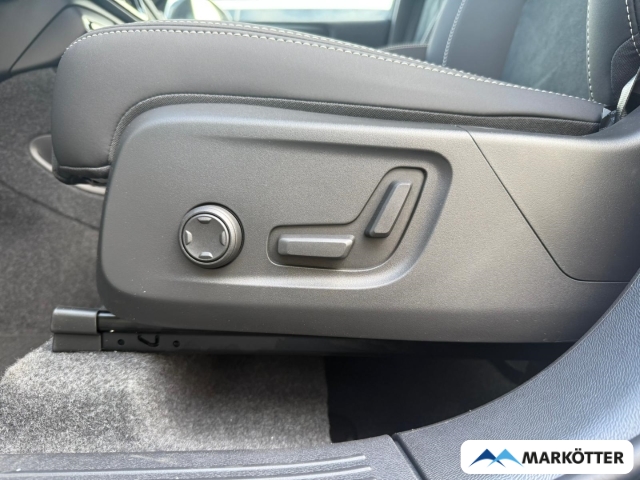 Fahrzeugabbildung Volvo XC40 B3 Plus Black Edition 2WD /ACC/BLIS/Kamera