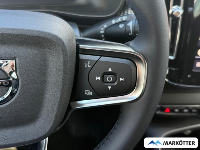 Fahrzeugabbildung Volvo XC40 B3 Plus Black Edition 2WD /ACC/BLIS/Kamera