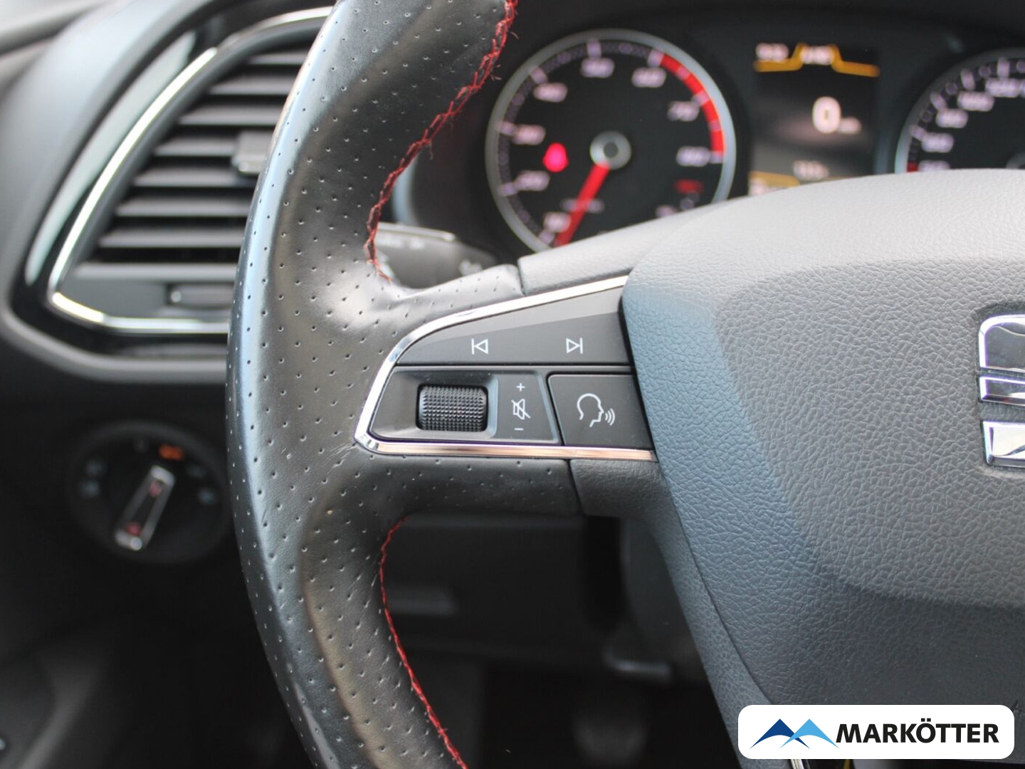 Fahrzeugabbildung SEAT Leon ST FR PDC/NAVI/PANO/BT/SHZ
